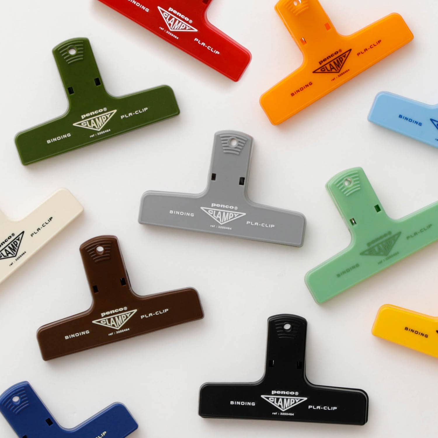 Plastic Clip-zoom-1